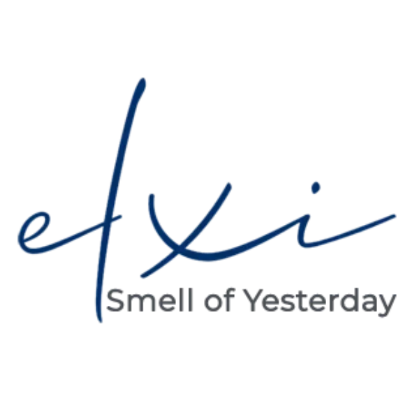 Red and Gold Elegant New Year's Greetings Instagram Post (600 x 600 px)