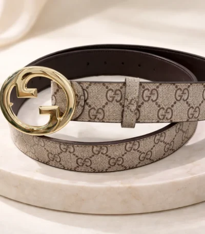 Gucci Blondie GG Supreme beige and ebony canvas belt with gold toned interlocking G logo buckle for women (1)
