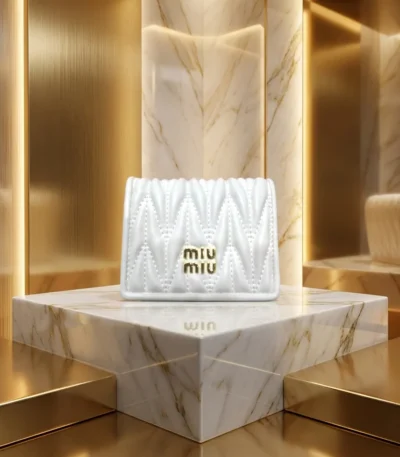 Miu Miu Matelassé quilted white leather small wallet for women with gold logo hardware (4)