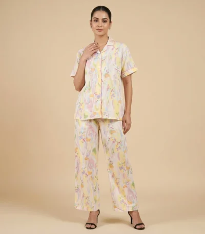 Women’s pastel marble print pajama set with notched collar and short sleeves (2)
