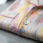 Women’s pastel marble print pajama set with notched collar and short sleeves (4)