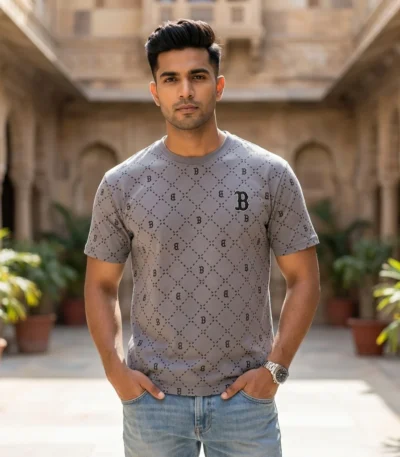 Men's grey short sleeve crew neck t shirt with B monogram pattern (3)