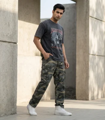 Man wearing Lee camouflage cargo pants (5)