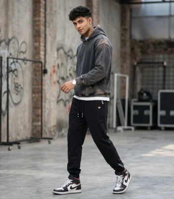 Men's premium black solid jogger pants (4)