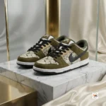 Signature Nike SB Dunk Low Pro Snakeskin Sneakers – Nike SB Dunk – photo 1