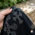 NEW MIU Iconic Black T-Shirt with Cross Embellishment for Men – Black T-Shirt – photo 4