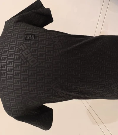 Black T-Shirt Featuring Signature Print And Round Neck – Black T-Shirt – photo 1