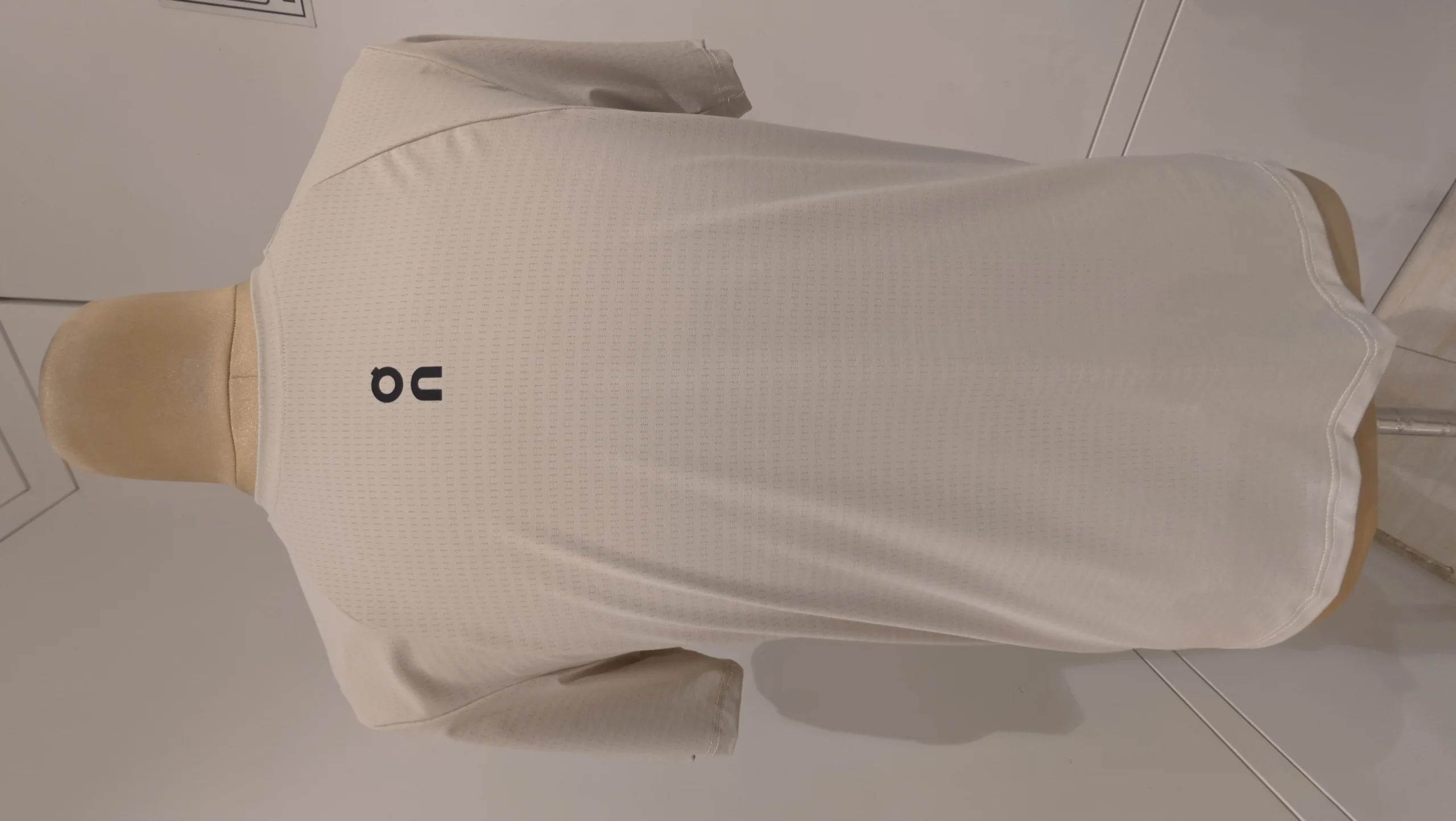 Essential Athletic T Shirt with Brand Logo – Athletic T Shirt Essential Athletic T-Shirt with Brand Logo – Athletic T-Shirt – photo 1