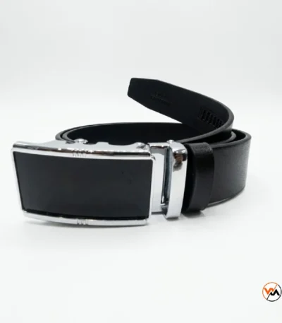 Mens black belt with shiny silver buckle – Mens black belt – photo 1